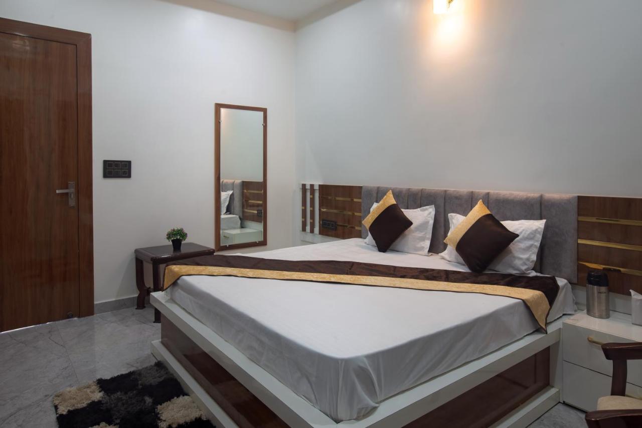 Madhav Residency Hotel Mathura Luaran gambar