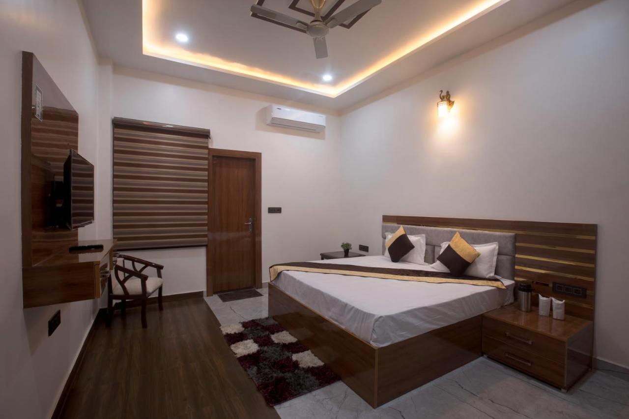 Madhav Residency Hotel Mathura Luaran gambar